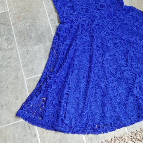 Dress - Picture 3 of 6